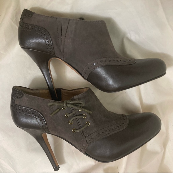 CIRCA JOAN & DAVID Leather & Suede Heeled Booties 7M NWT - Picture 6 of 13